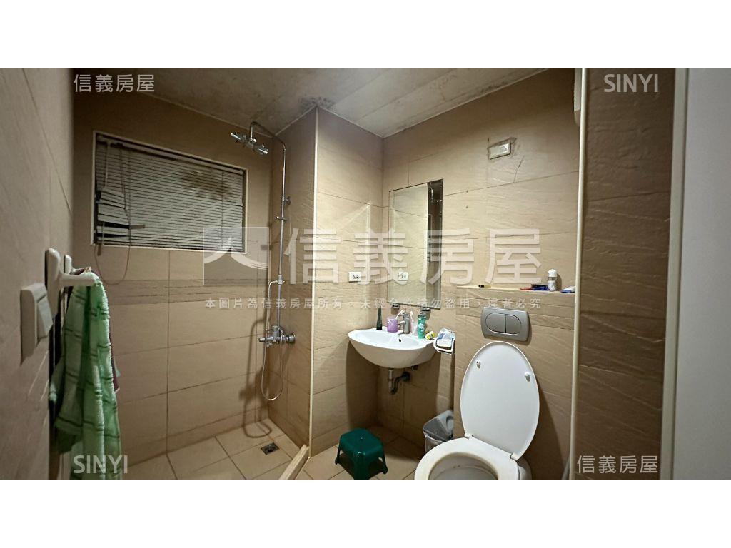 竹北縣政特區挑高邊間戶房屋室內格局與周邊環境