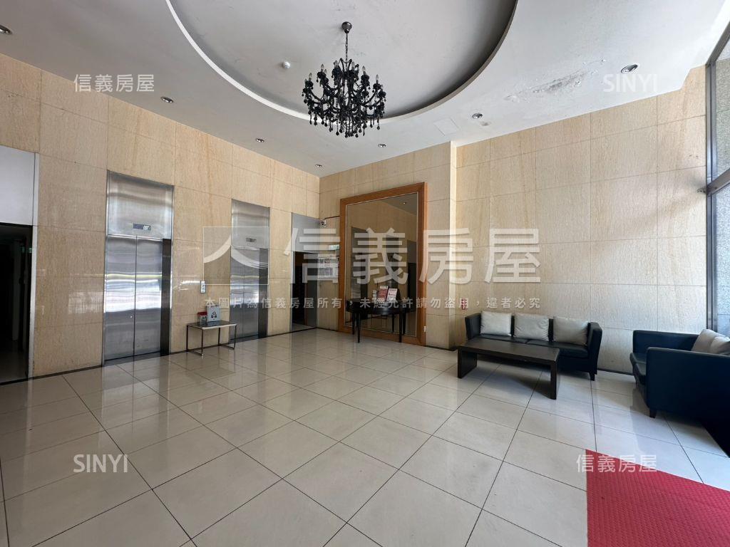 竹北縣政特區挑高邊間戶房屋室內格局與周邊環境