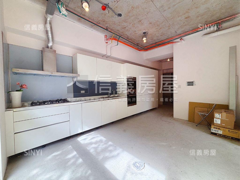 小宅露臺樹景戶房屋室內格局與周邊環境