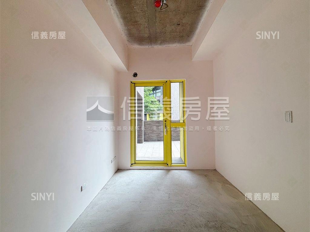 小宅露臺樹景戶房屋室內格局與周邊環境