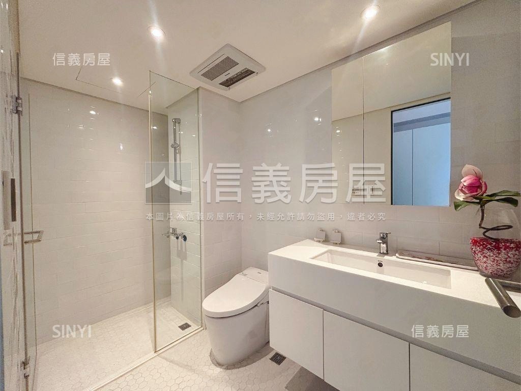 小宅露臺樹景戶房屋室內格局與周邊環境