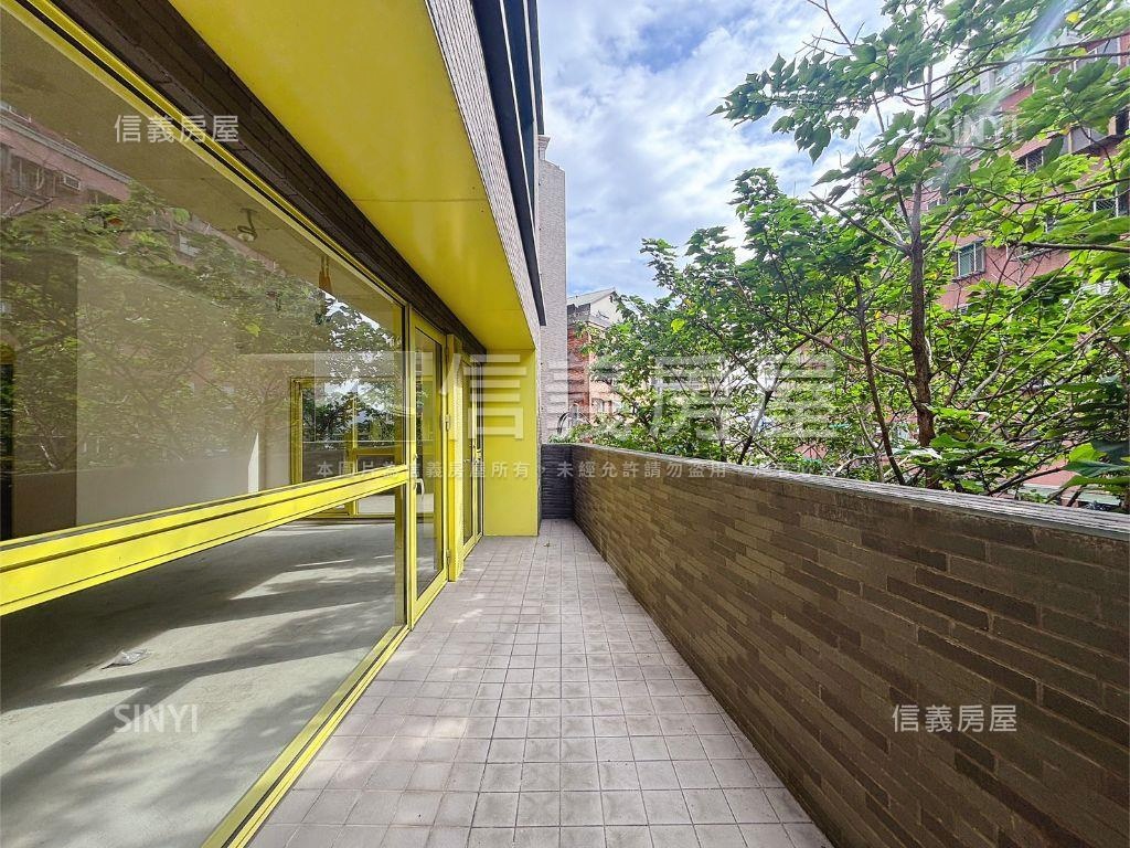 小宅露臺樹景戶房屋室內格局與周邊環境