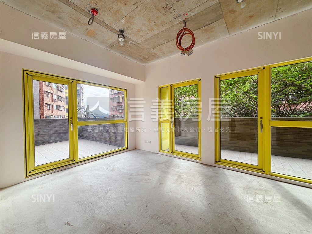 小宅露臺樹景戶房屋室內格局與周邊環境