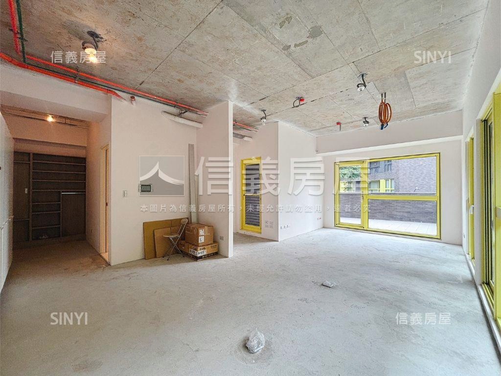 小宅露臺樹景戶房屋室內格局與周邊環境