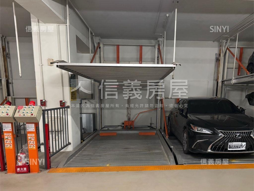 小宅露臺樹景戶房屋室內格局與周邊環境