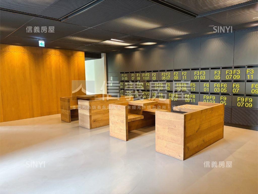 小宅露臺樹景戶房屋室內格局與周邊環境