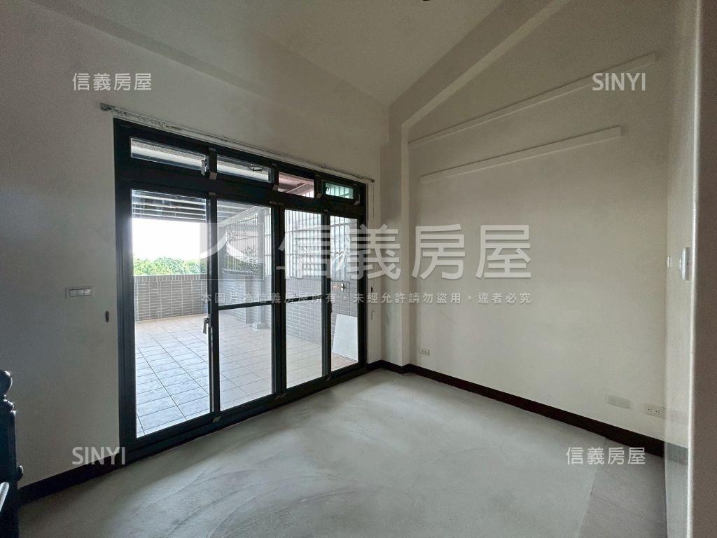 臨路稀有大地坪金透店讚房屋室內格局與周邊環境