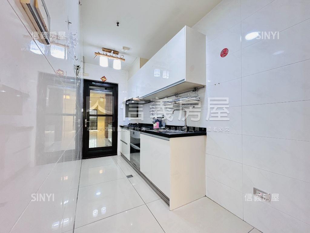 青埔新世紀高樓三房大車位房屋室內格局與周邊環境