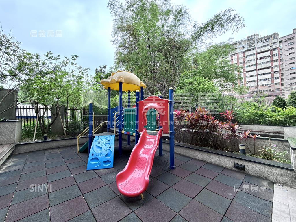 南屯夢想特區美兩房平車房屋室內格局與周邊環境