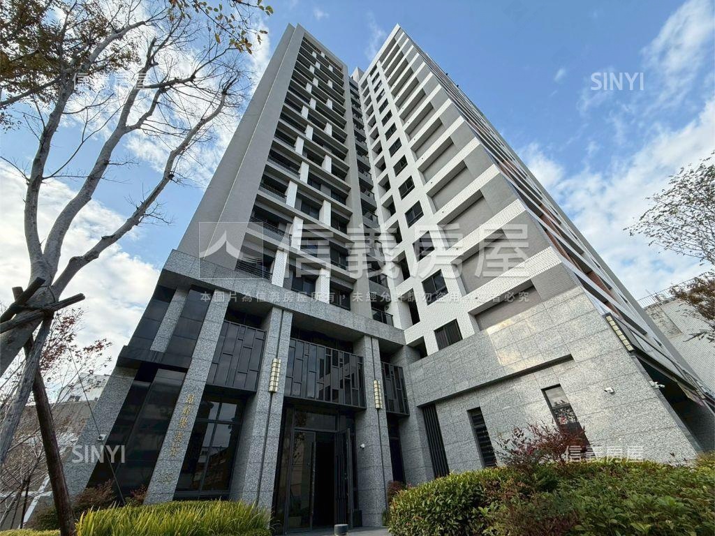 昂峰聚羨岱三房雙平車房屋室內格局與周邊環境