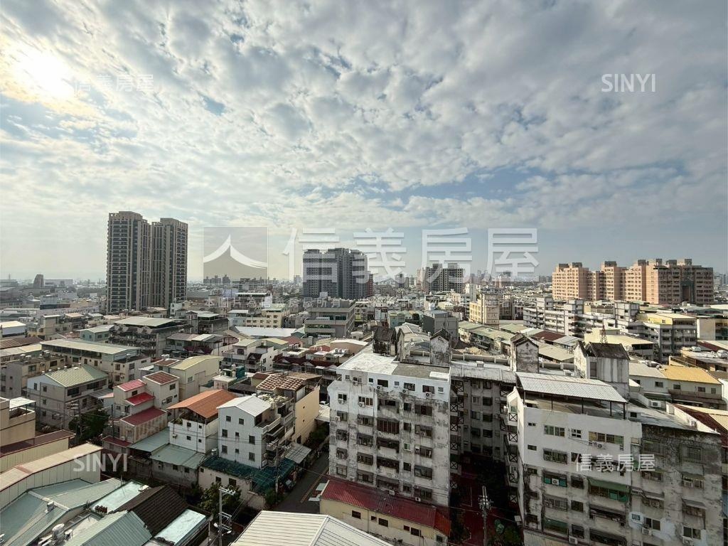 昂峰聚羨岱三房雙平車房屋室內格局與周邊環境