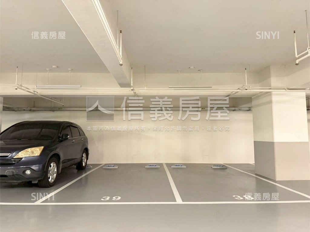 昂峰聚羨岱三房雙平車房屋室內格局與周邊環境