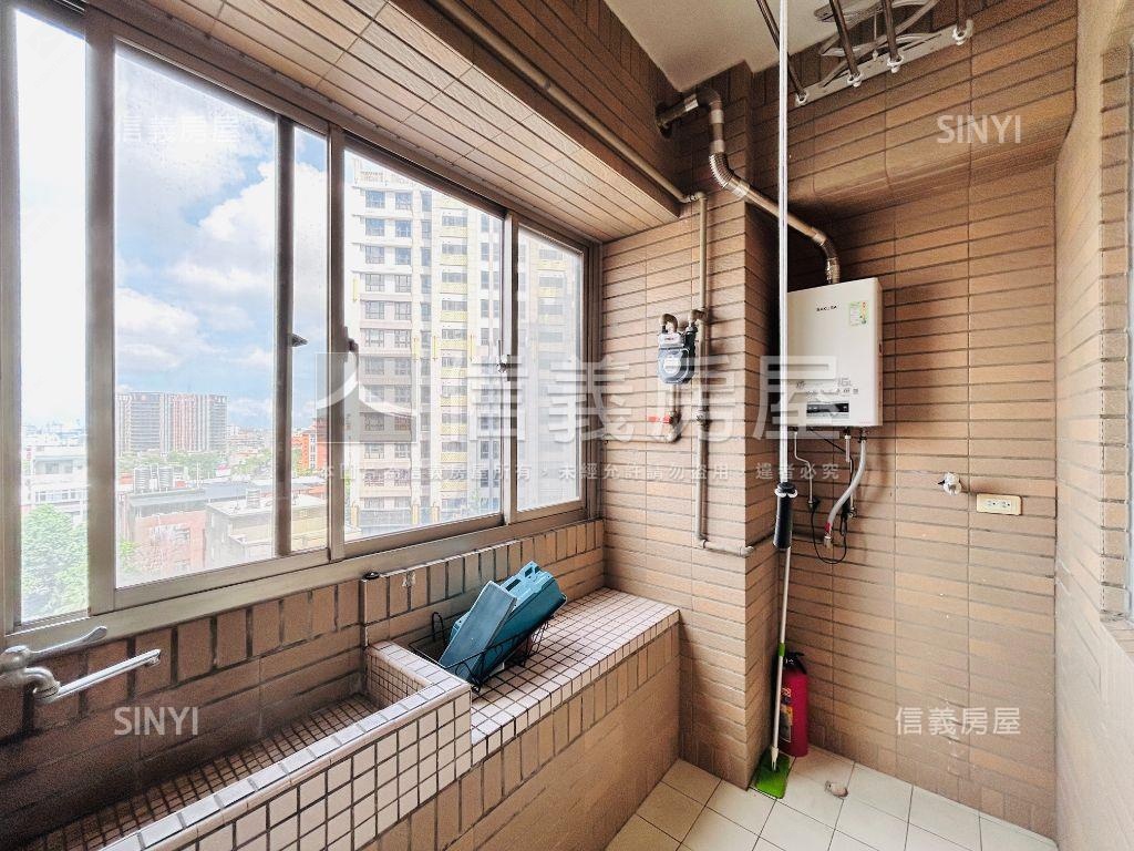 靜崗逸居三房車位房屋室內格局與周邊環境