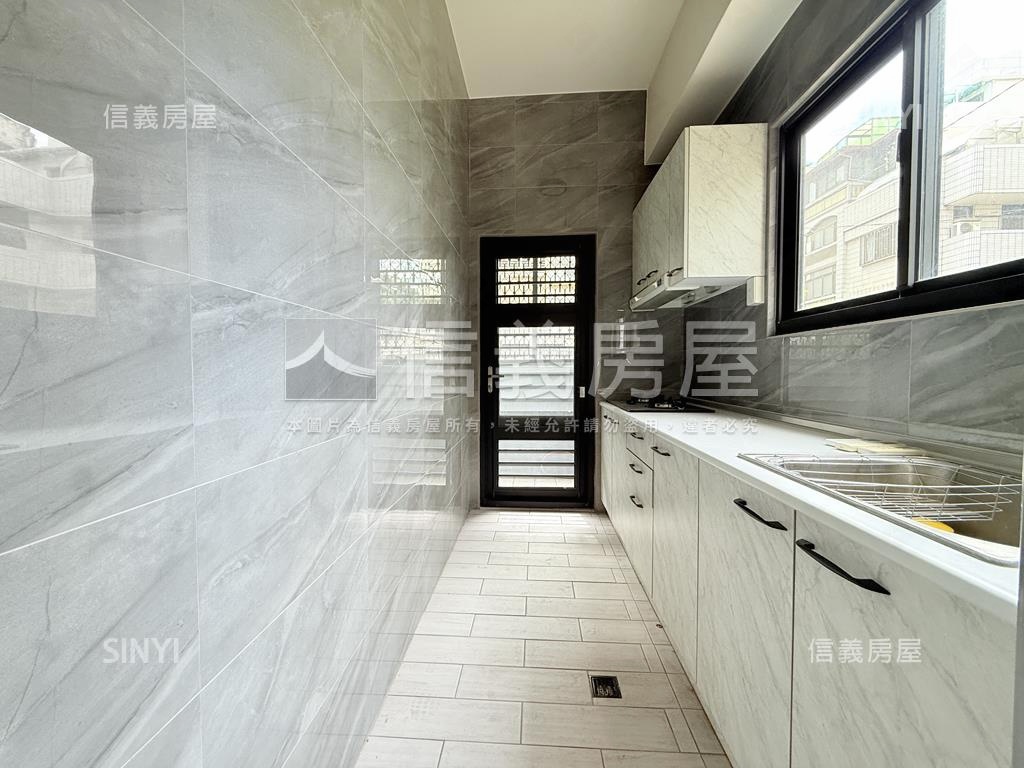 【北屯國小】旁店住附車位房屋室內格局與周邊環境