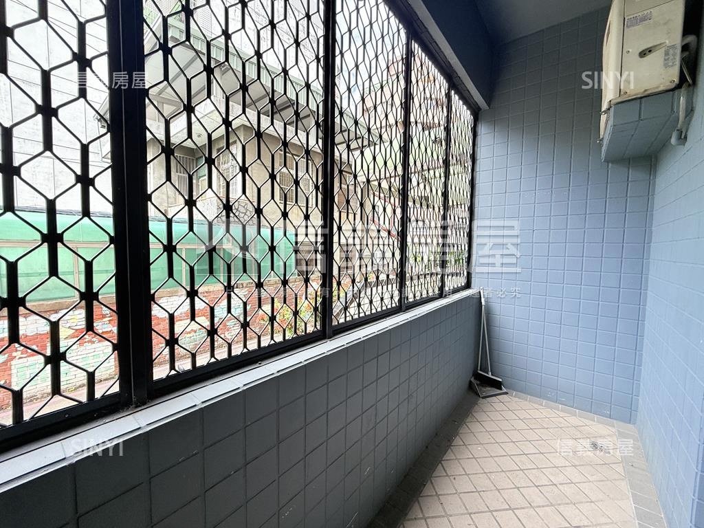 【北屯國小】旁店住附車位房屋室內格局與周邊環境