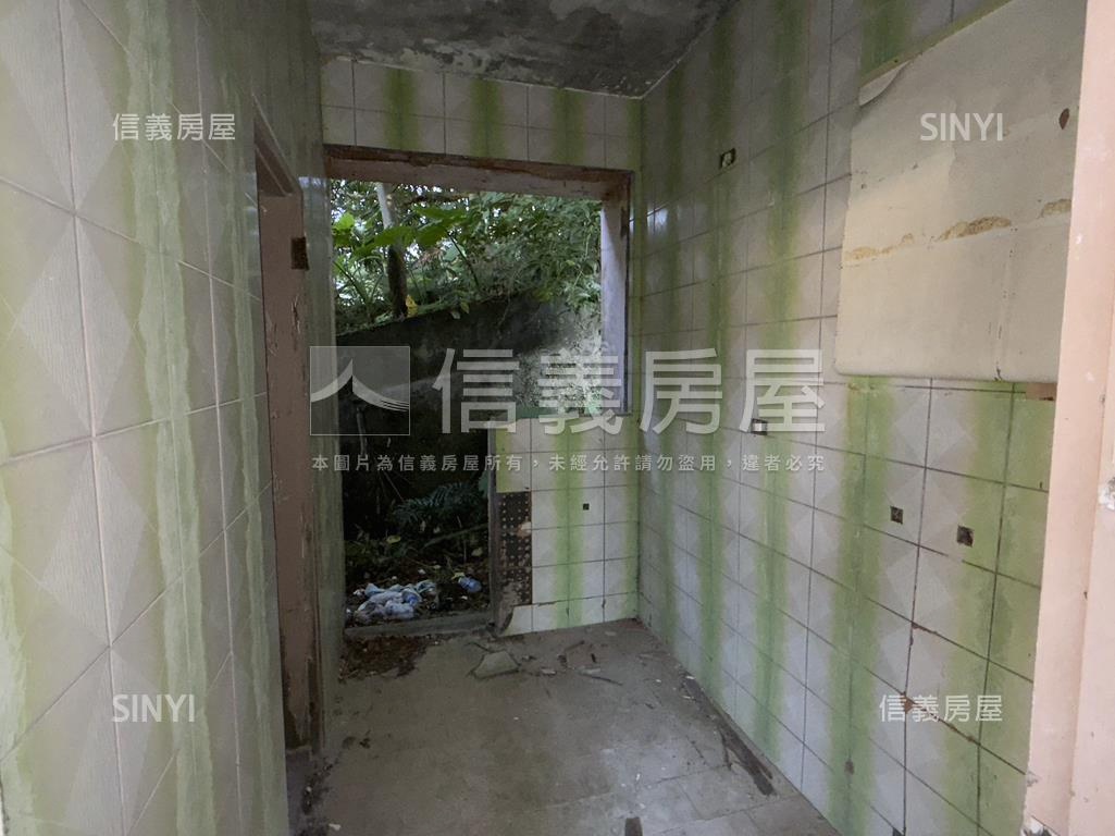 汐萬自由裝修別墅房屋室內格局與周邊環境