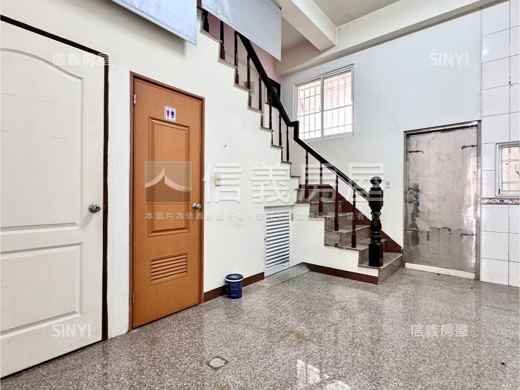 專委：文學正路透天金店房屋室內格局與周邊環境