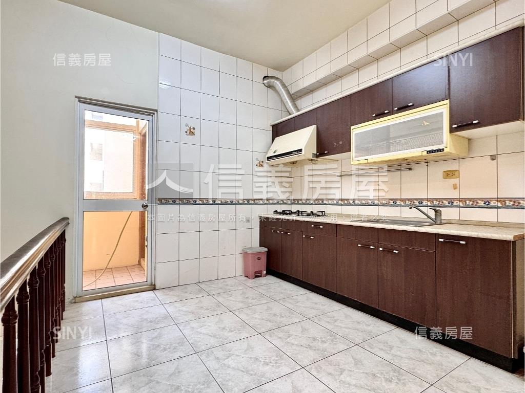 專委：文學正路透天金店房屋室內格局與周邊環境