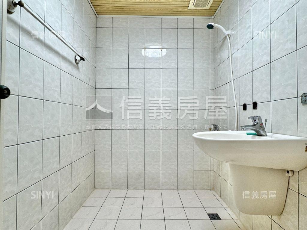 河堤採光三房平車房屋室內格局與周邊環境