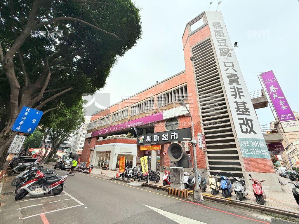 近捷運水安宮站採光美屋房屋室內格局與周邊環境