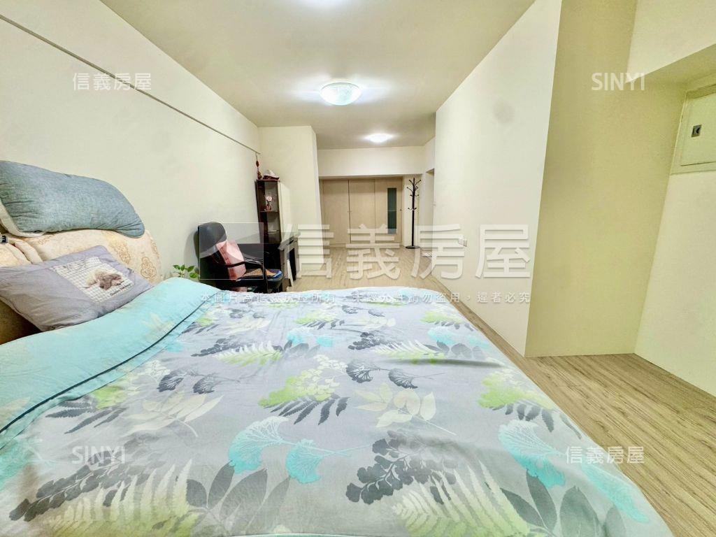 稀有出售俠客有車位房屋室內格局與周邊環境