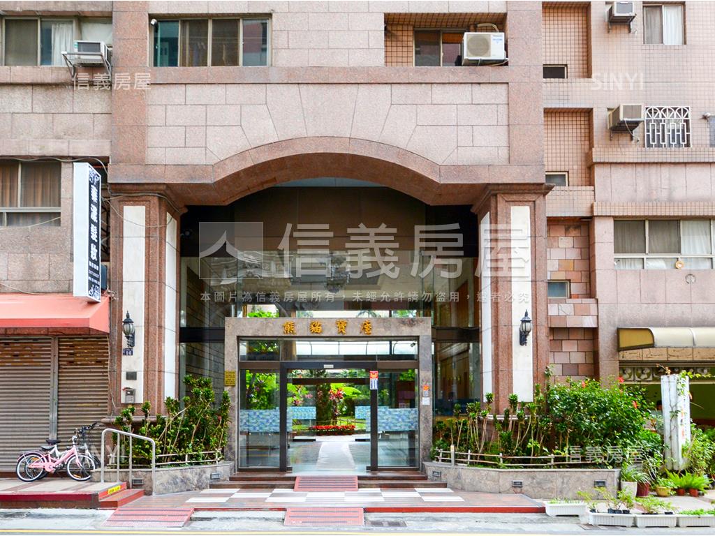 捷運旁熊貓寶座三房附車位房屋室內格局與周邊環境