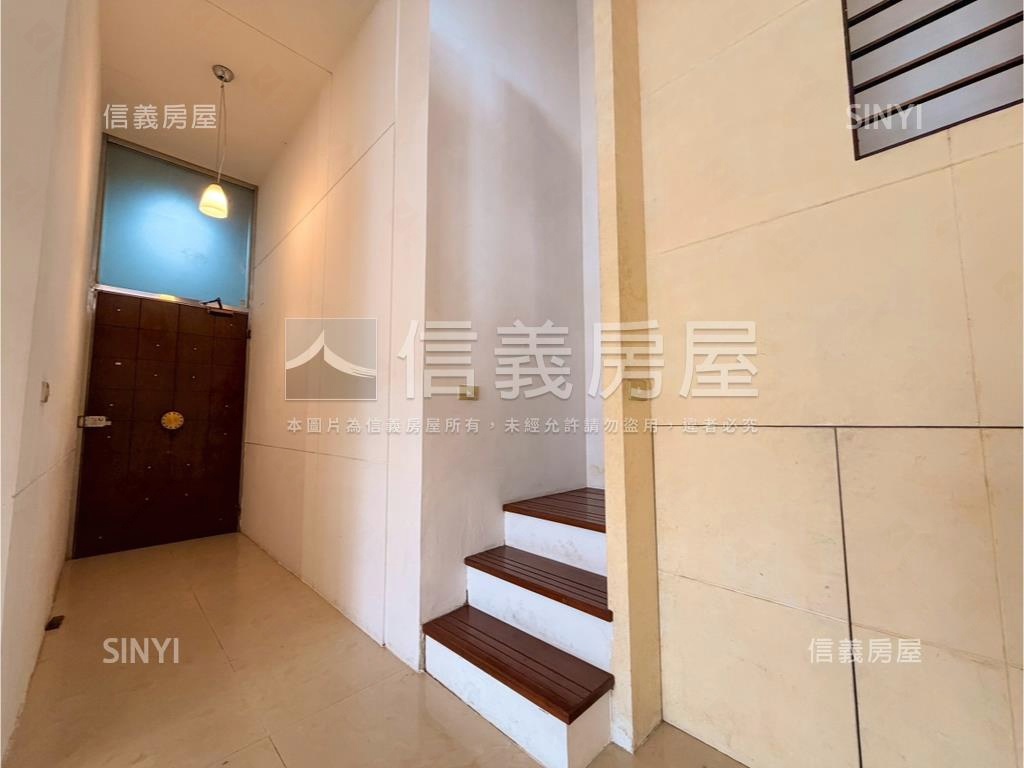 雄霸雙星｜挑高大空間房屋室內格局與周邊環境