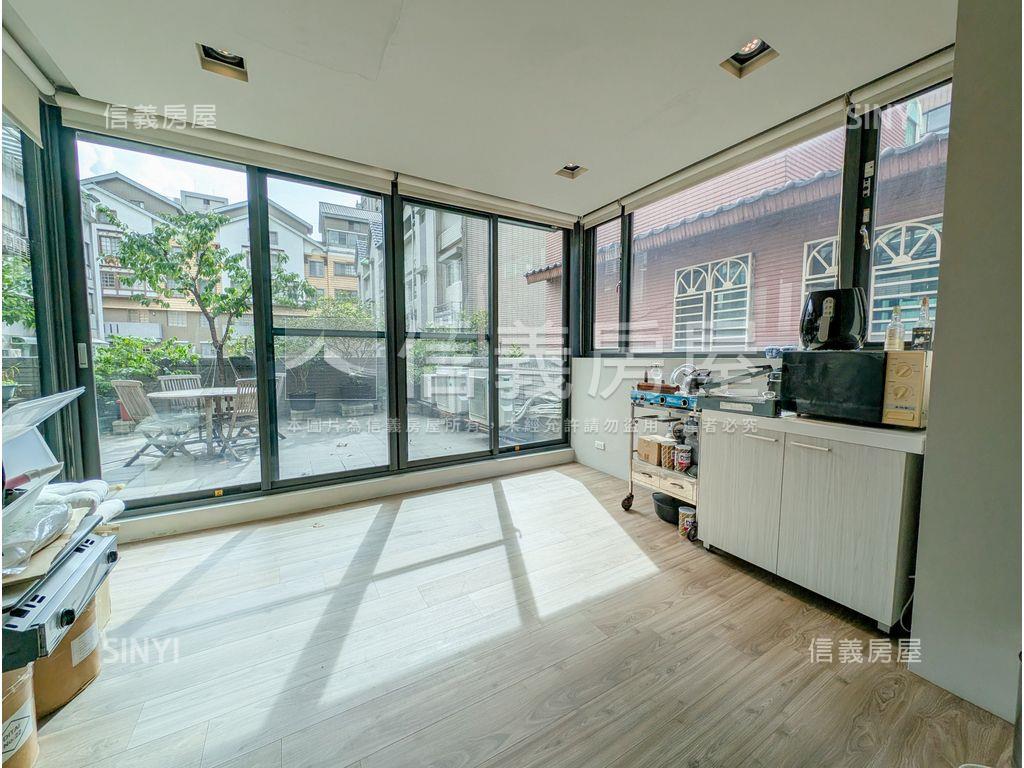 【２１行館】美裝露臺戶房屋室內格局與周邊環境