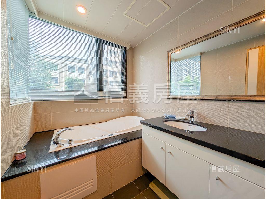 【２１行館】美裝露臺戶房屋室內格局與周邊環境