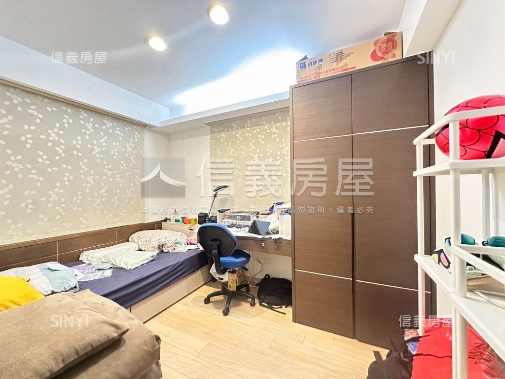 景美美景山莊庭院車庫一樓房屋室內格局與周邊環境