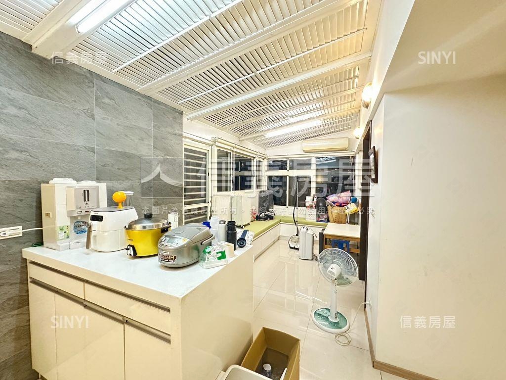 景美美景山莊庭院車庫一樓房屋室內格局與周邊環境
