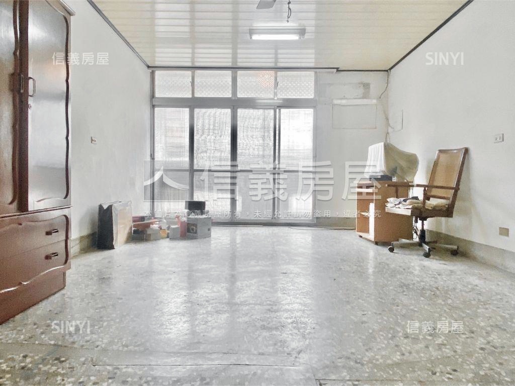 售，臨路內在美潛力透天房屋室內格局與周邊環境