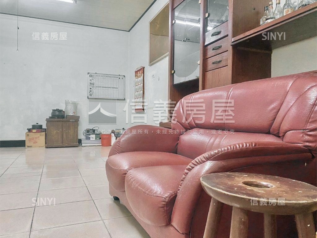 售，臨路內在美潛力透天房屋室內格局與周邊環境