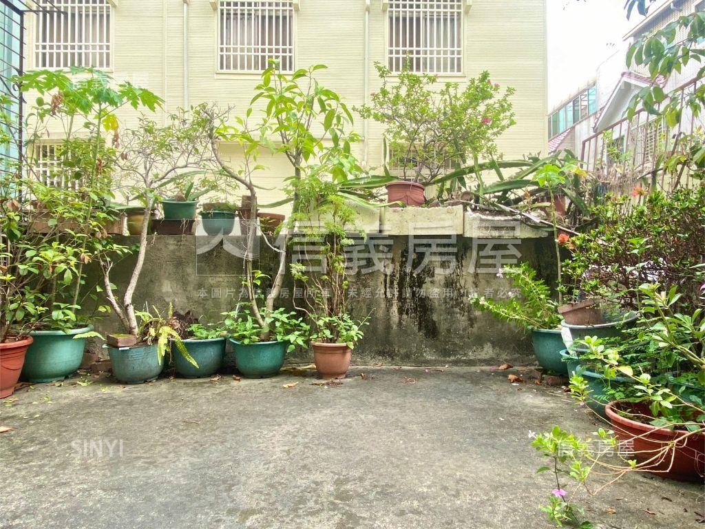 售，臨路內在美潛力透天房屋室內格局與周邊環境