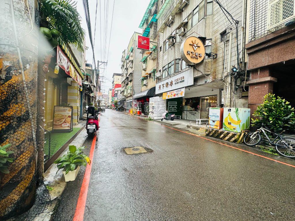 中原夜市吸金店面房屋室內格局與周邊環境