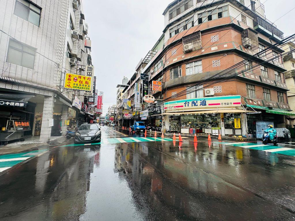 中原夜市吸金店面房屋室內格局與周邊環境