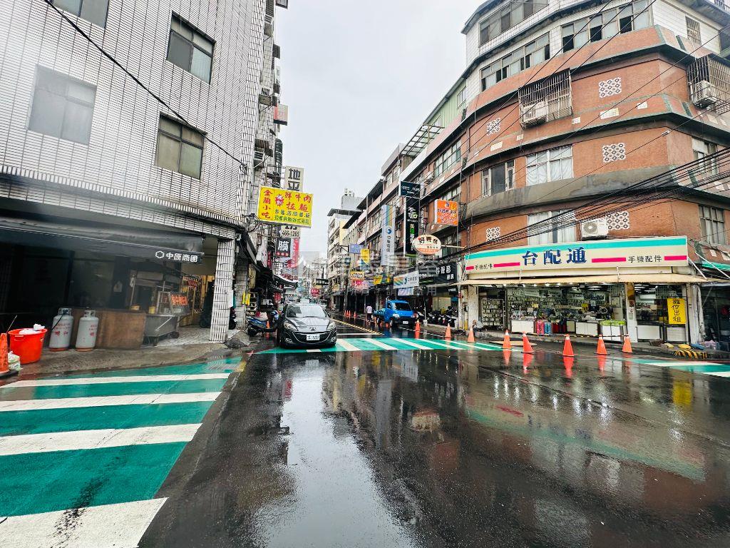 中原夜市吸金店面房屋室內格局與周邊環境