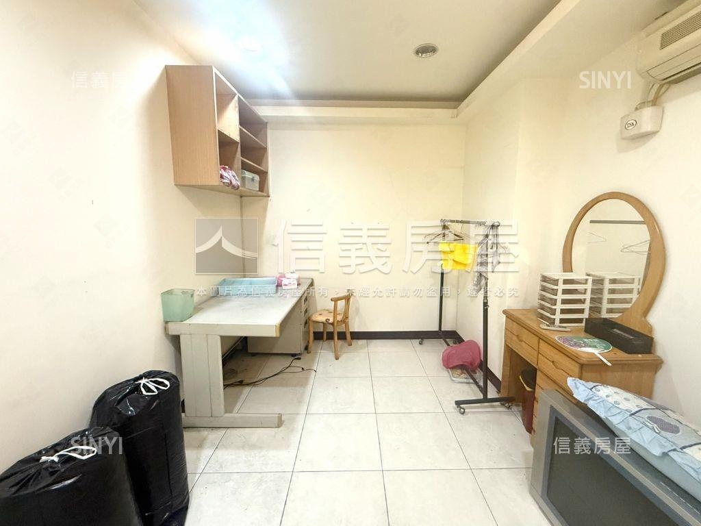◆新泰路◆邊間採光４房房屋室內格局與周邊環境
