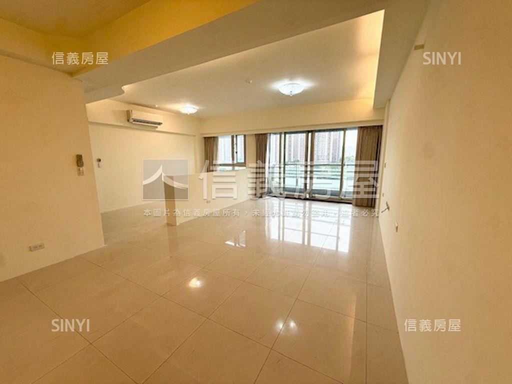 遠揚加州藍天綠樹景觀美邸房屋室內格局與周邊環境