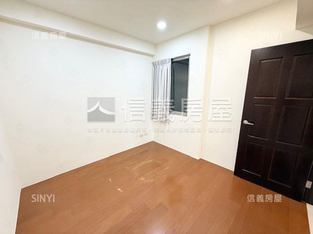 遠揚加州藍天綠樹景觀美邸房屋室內格局與周邊環境