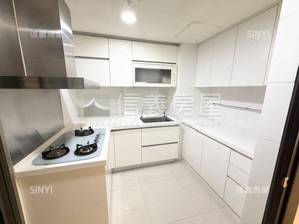 遠揚加州藍天綠樹景觀美邸房屋室內格局與周邊環境