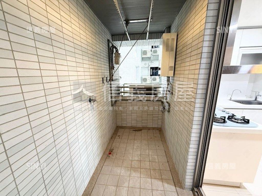 遠揚加州藍天綠樹景觀美邸房屋室內格局與周邊環境