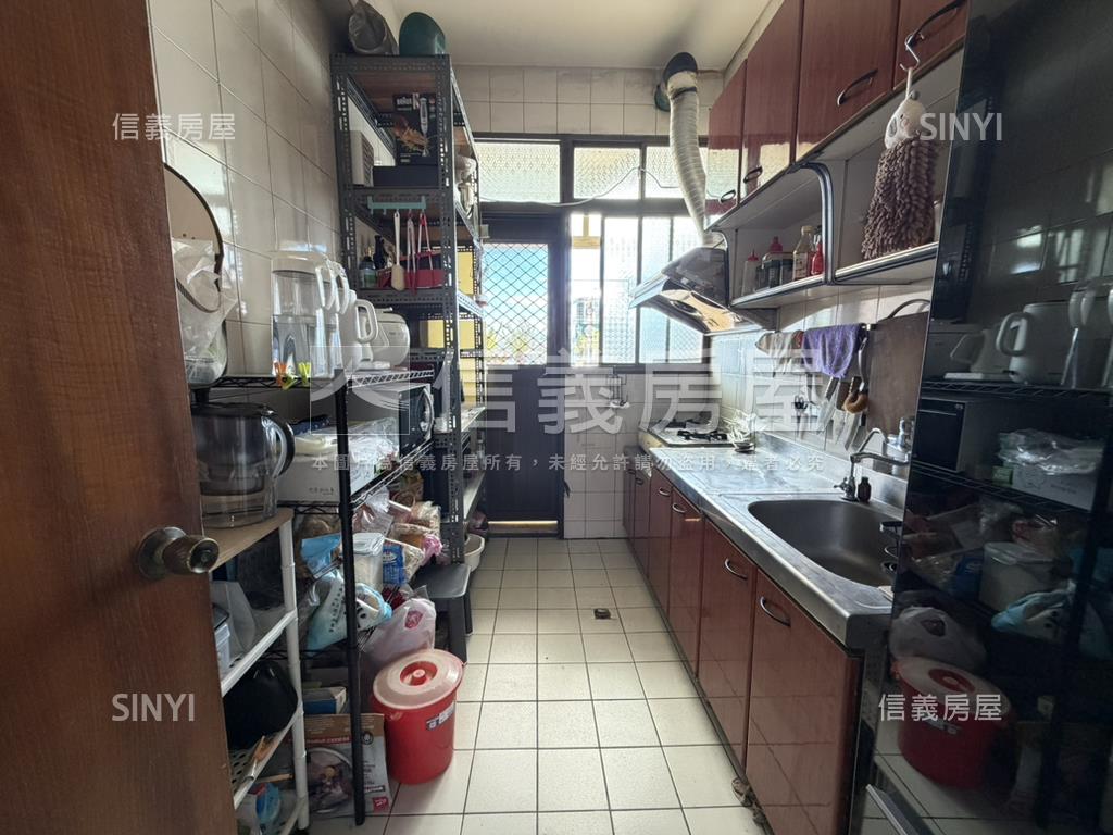 近園區採光方正美寓房屋室內格局與周邊環境