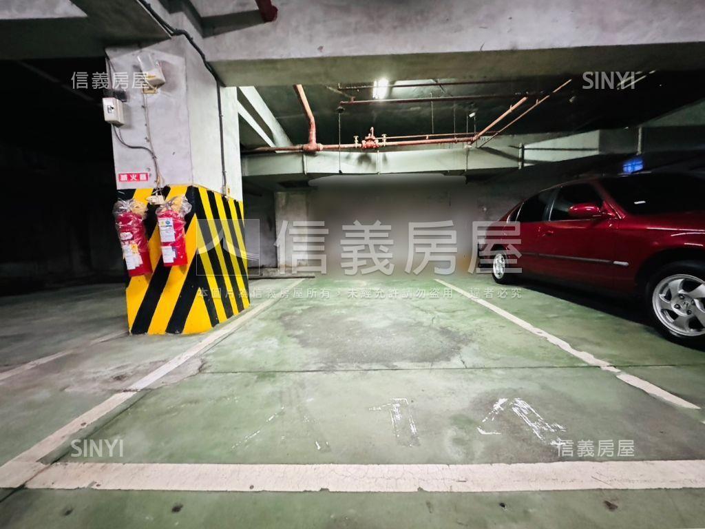 有管理的坡道平面車位房屋室內格局與周邊環境