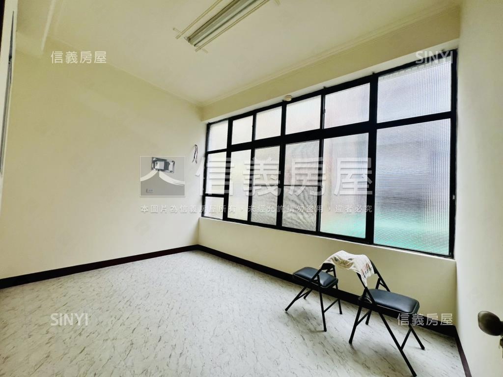 捷運美麗島正路漂亮寬透店房屋室內格局與周邊環境