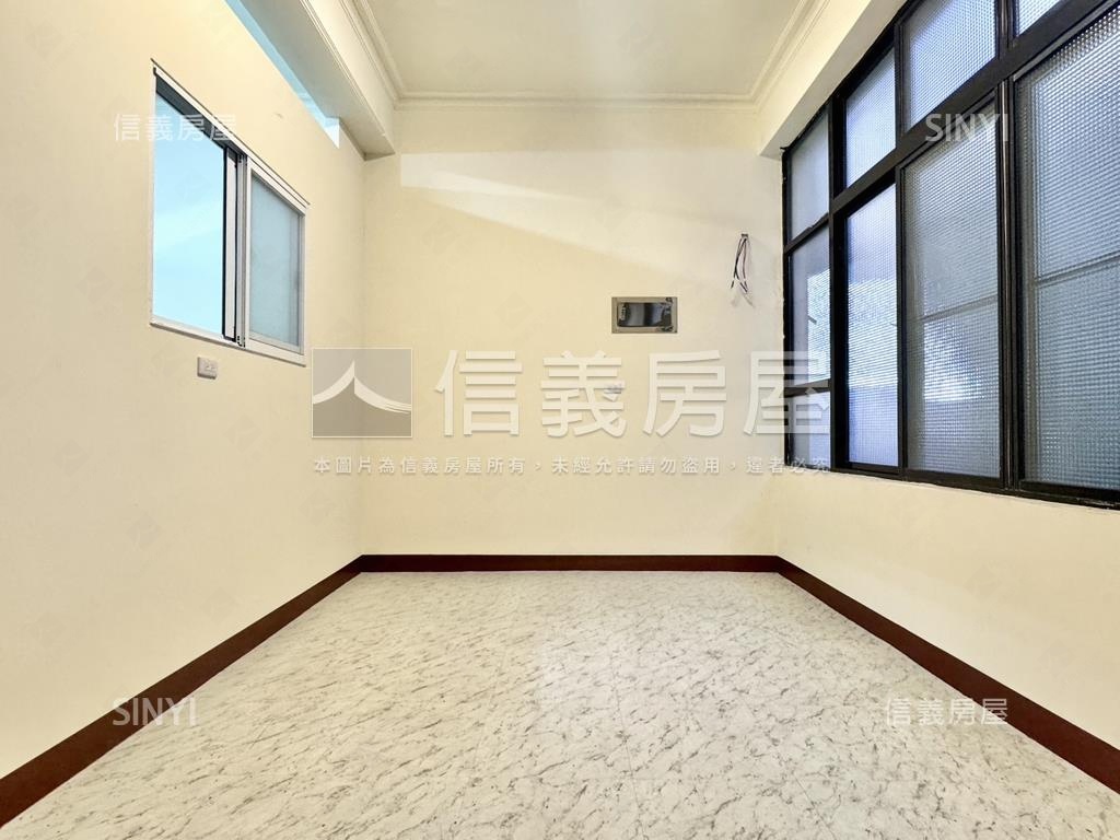 捷運美麗島正路漂亮寬透店房屋室內格局與周邊環境