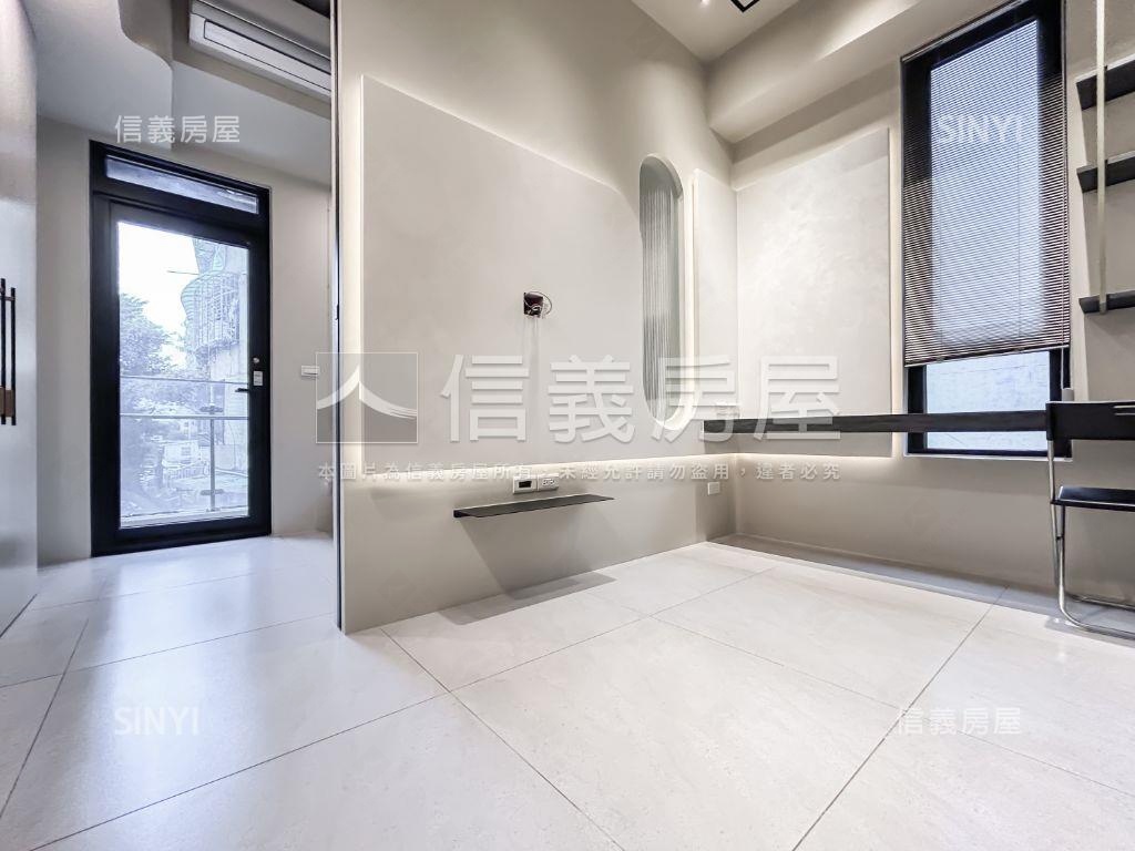 雙捷運輕屋齡小資精品宅房屋室內格局與周邊環境