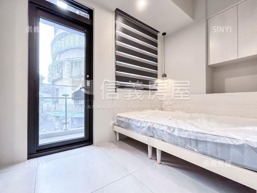 雙捷運輕屋齡小資精品宅房屋室內格局與周邊環境