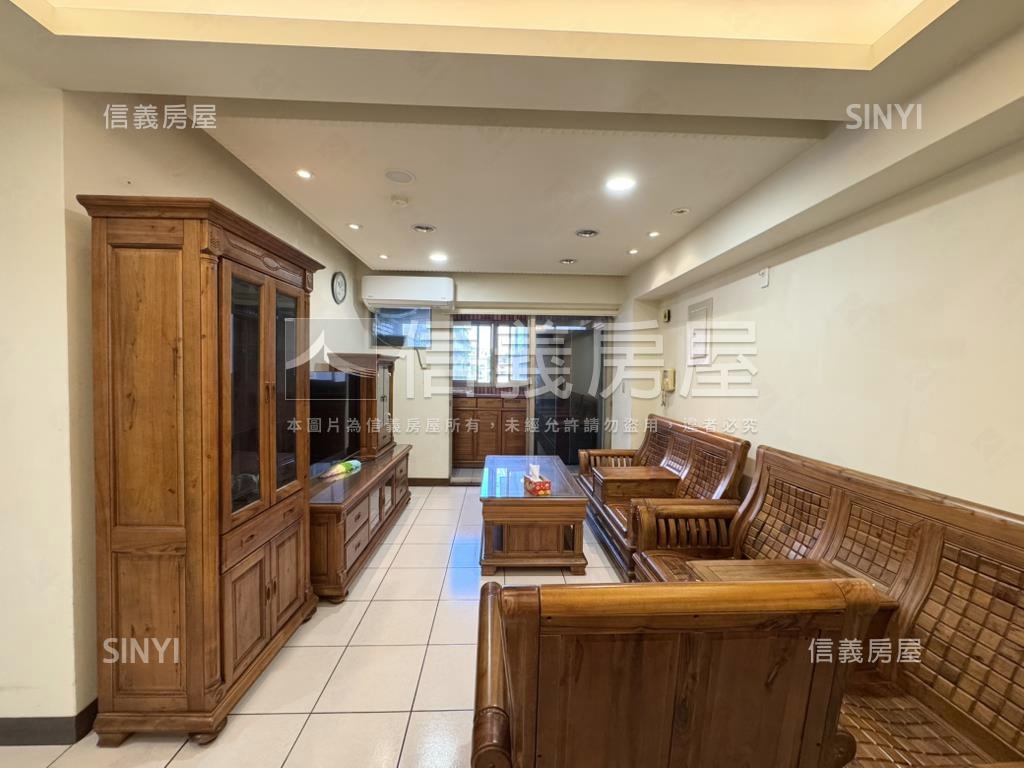 極品中華路美四房房屋室內格局與周邊環境