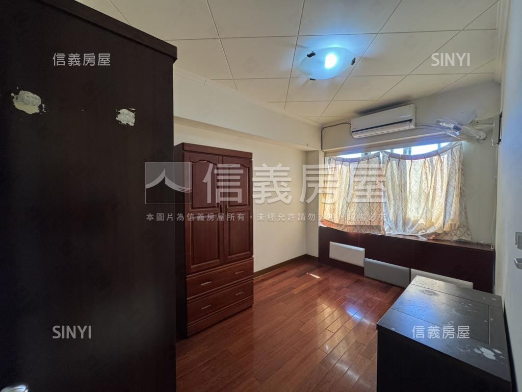 極品中華路美四房房屋室內格局與周邊環境